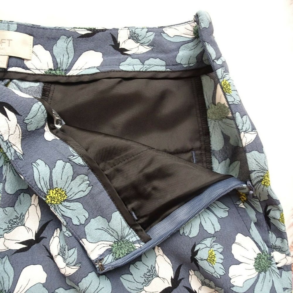 LOFT Outlet Women's Pleated Soft Shorts Flowy Floral Pockets Preppy Party Size 2 - Picture 7 of 12